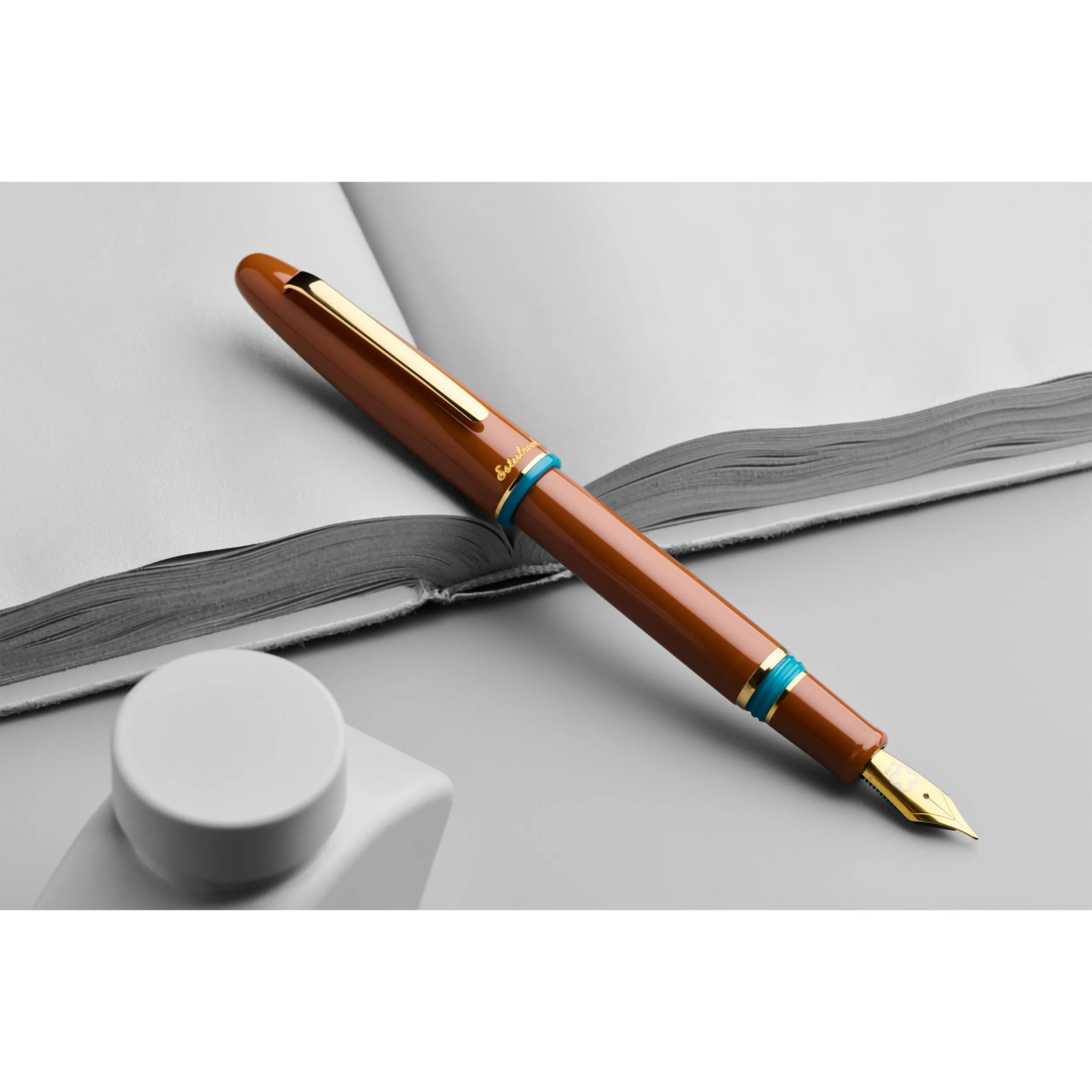 Esterbrook Estie Back to the Lands Regular Fountain Pen in Incredible Rock with Gold Trim